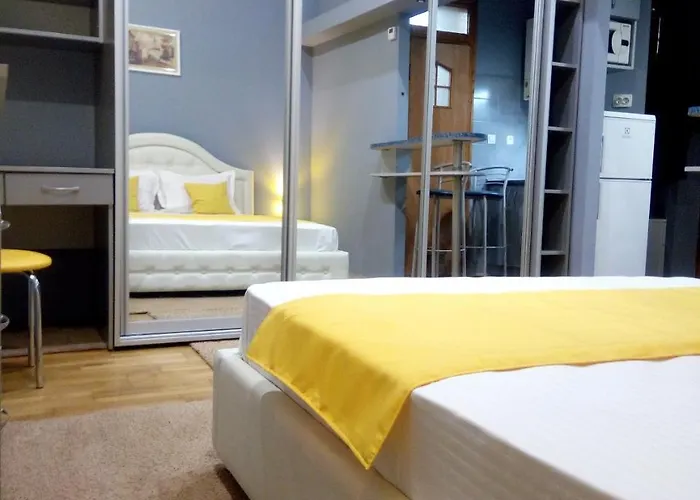 公寓 Near Rynok Square