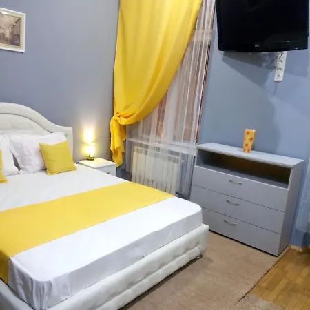 Near Rynok Square Daire Lviv